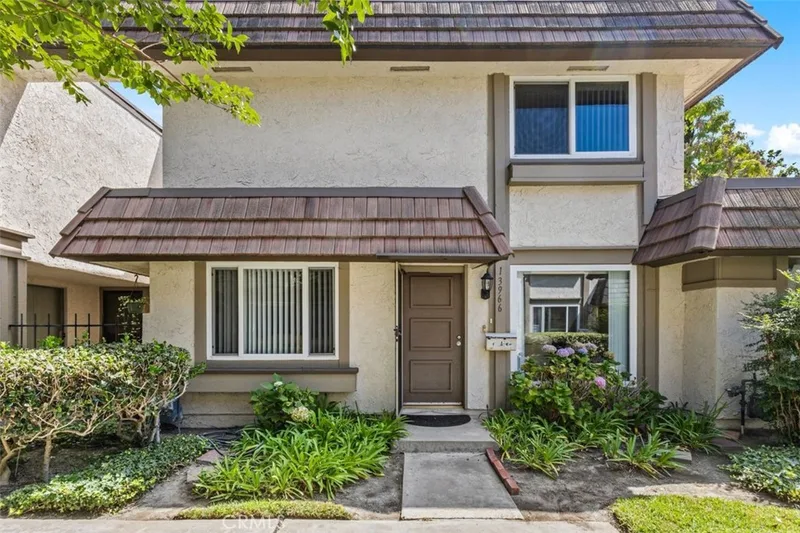 13966 Chelmsford Walk, Westminster, CA 92683