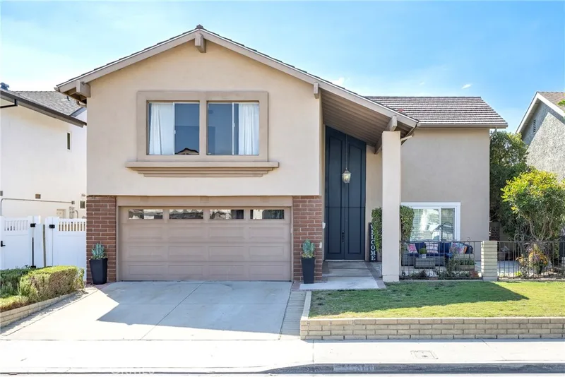 14121 Uxbridge Street, Westminster, CA 92683