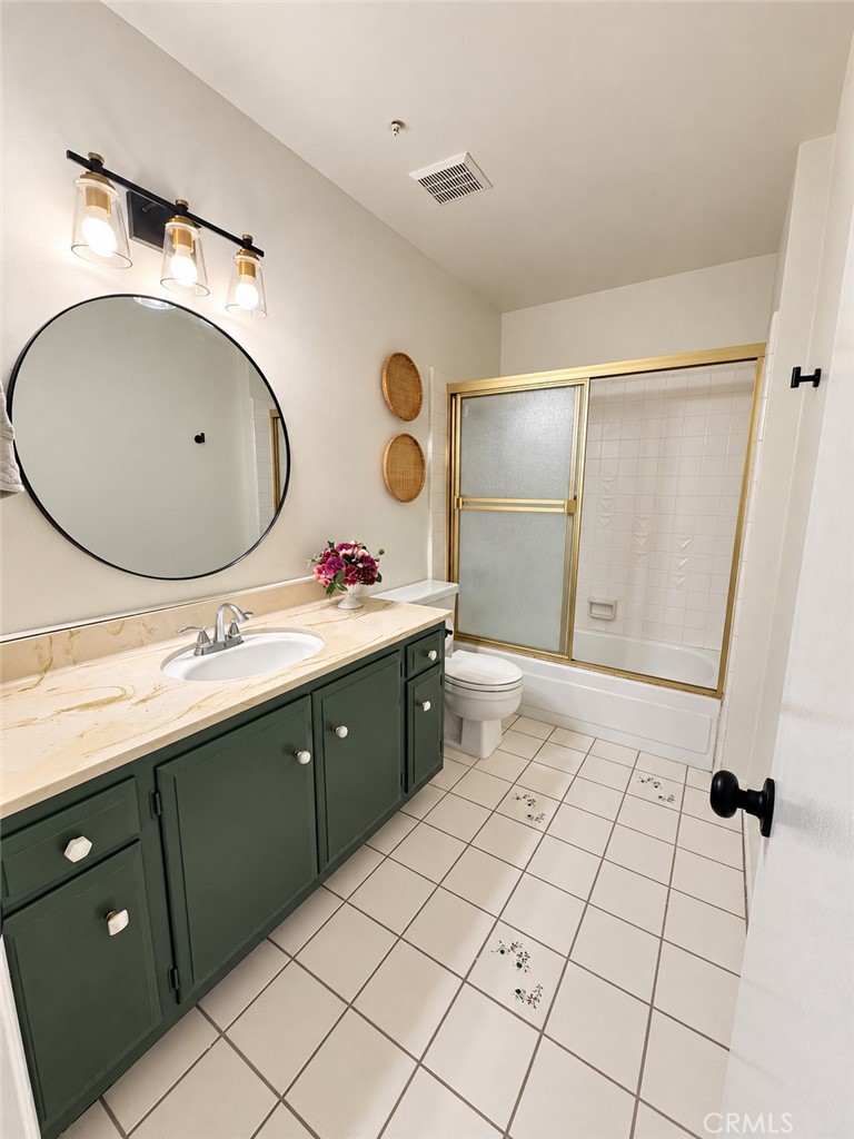 Upstairs hallway bathroom - 14155 Elystan Circle, Westminster CA 92683 - photo 29