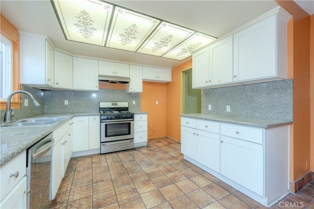 14892 Valencia Plaza, Westminster CA 92683 - photo 1