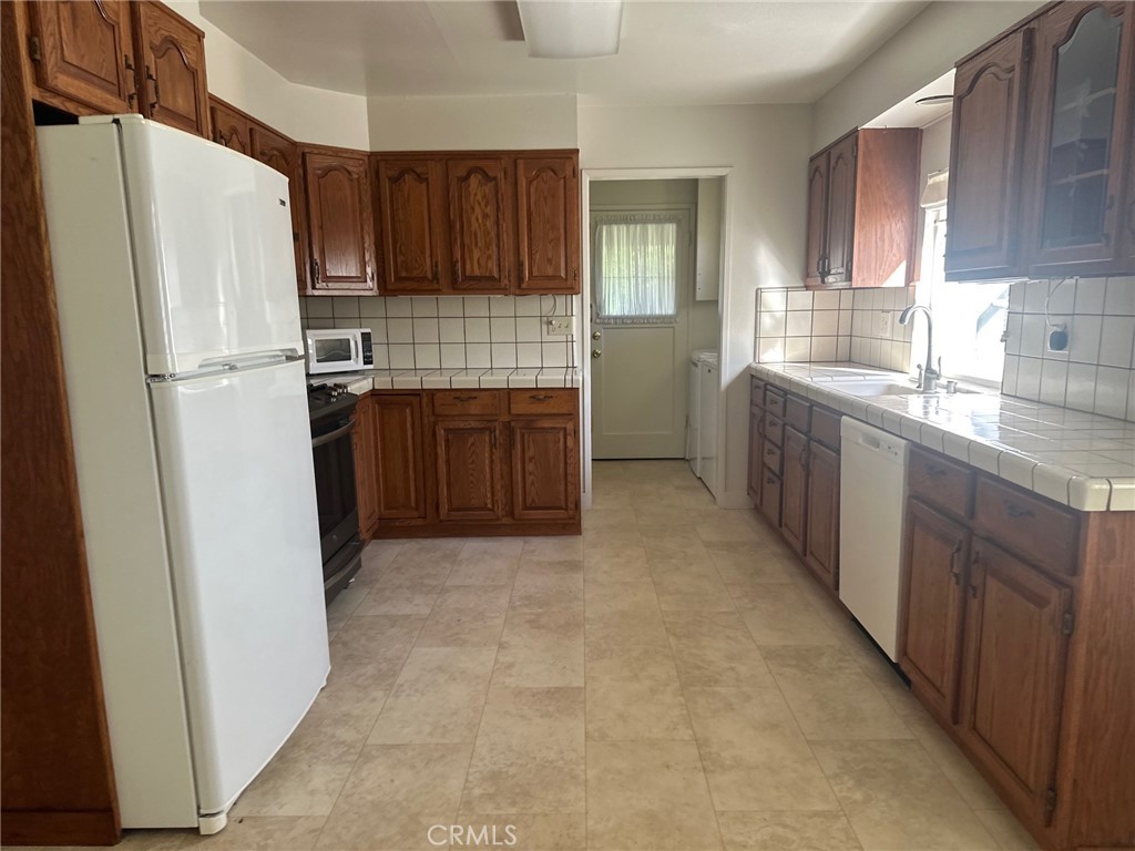 15022 Hunter Lane, Westminster CA 92683 - photo 7