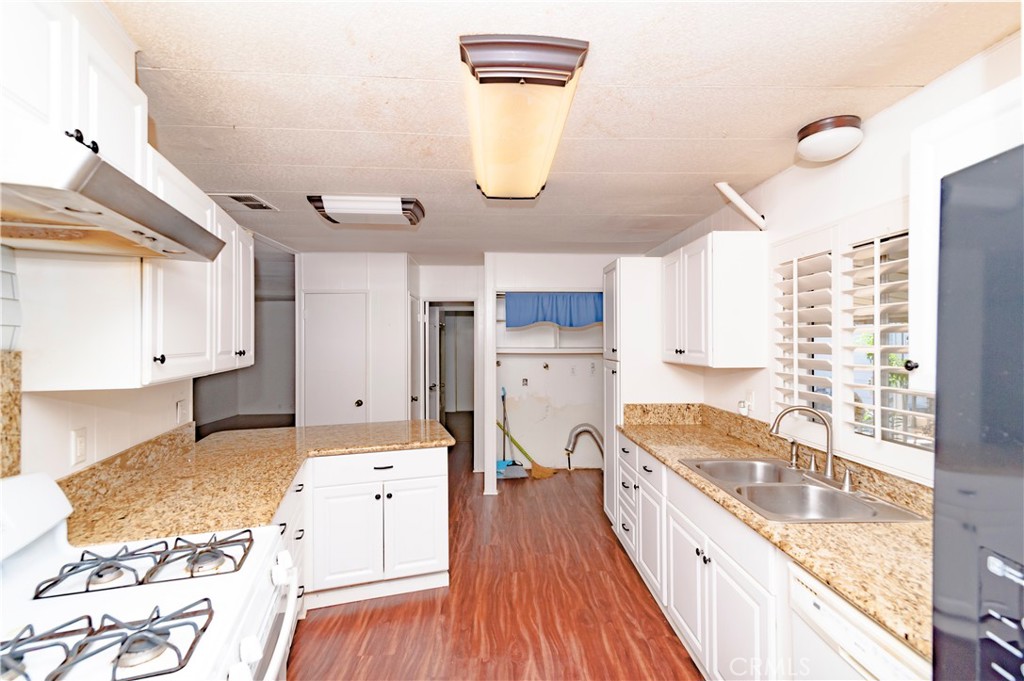 15300 Magnolia 109, Westminster CA 92683 - photo 11