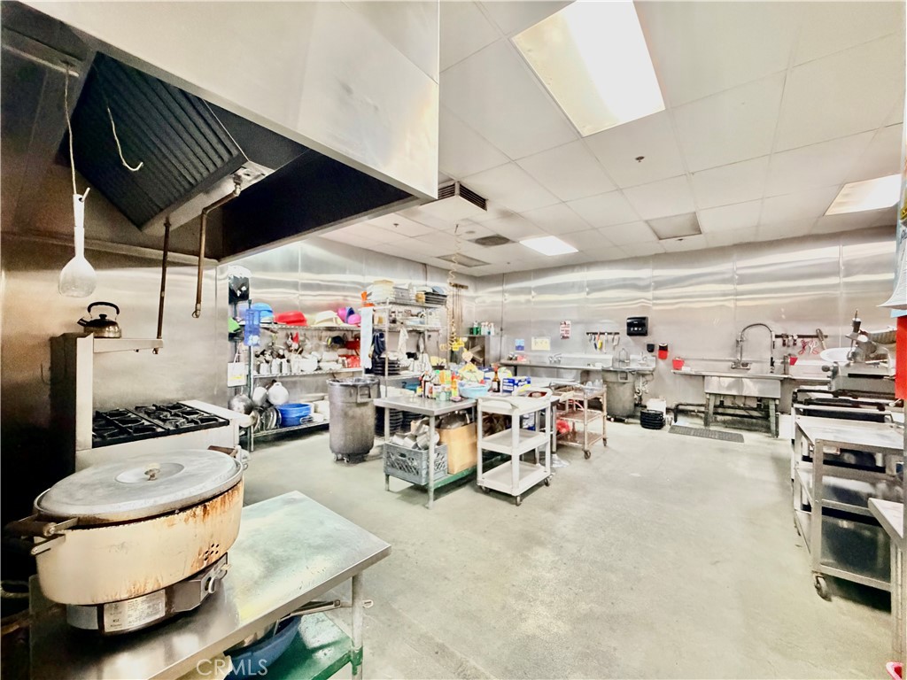 15606 Brookhurst St E, Westminster CA 92683 - photo 12