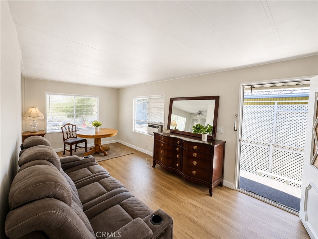 15621 Beach 84, Westminster CA 92683 - photo 4