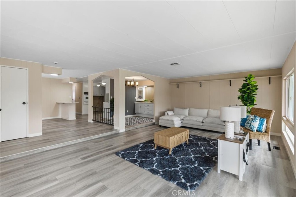 Open living area - 15621 Beach Blvd 103, Westminster CA 92683 - photo 8