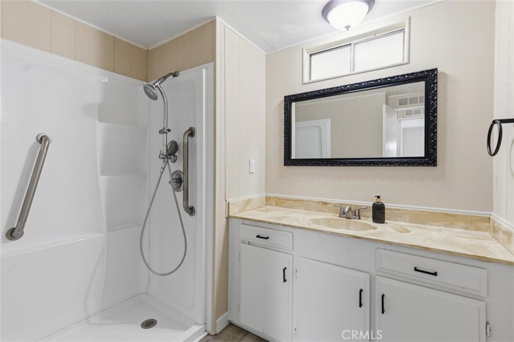 Bathroom Vanity & Shower - 15621 Beach Blvd 103, Westminster CA 92683 - photo 16