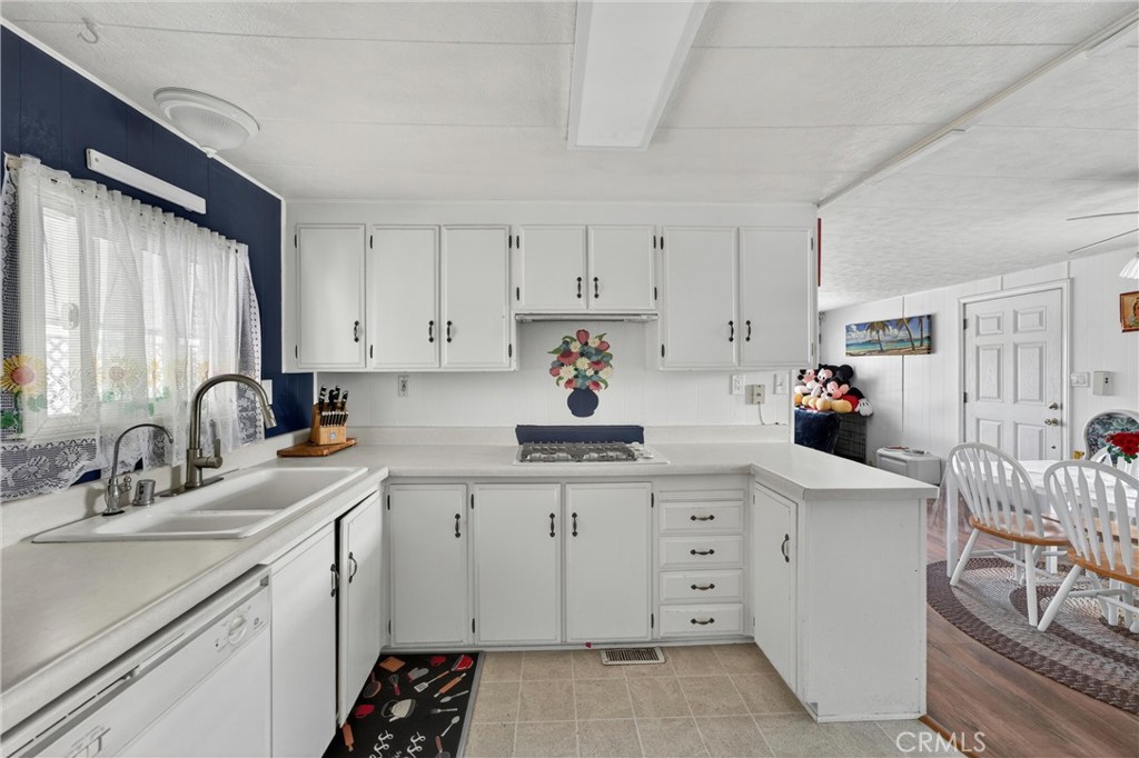 15621 Beach Blvd Spc 127, Westminster CA 92683 - photo 5