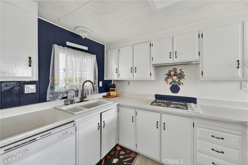 15621 Beach Blvd Spc 127, Westminster CA 92683 - photo 24