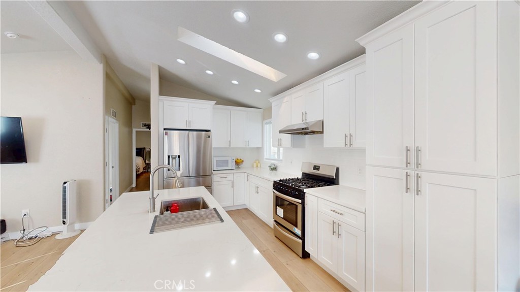 15621 Beach Boulevard 111, Westminster CA 92683 - photo 3