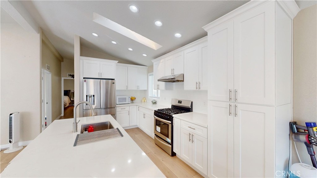 15621 Beach Boulevard 111, Westminster CA 92683 - photo 5
