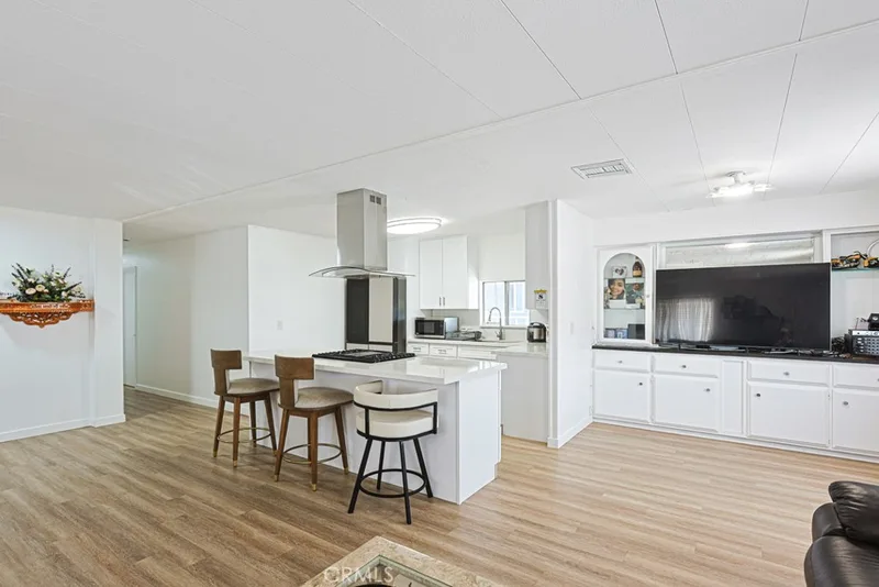 15621 Beach 24, Westminster