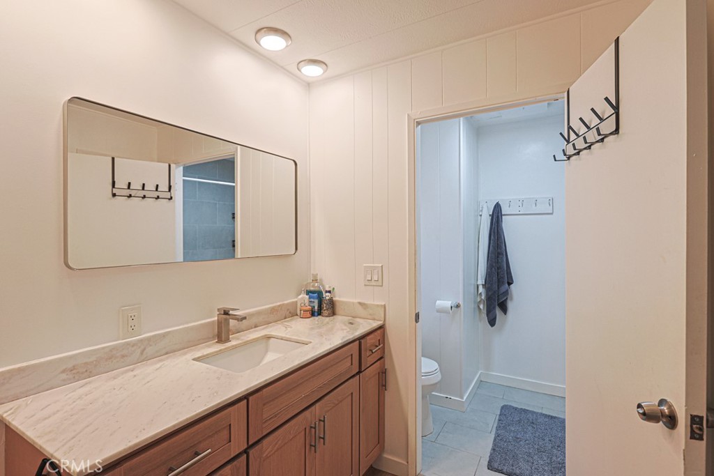 Master Bathroom - 15621 Beach 24, Westminster CA 92683 - photo 33
