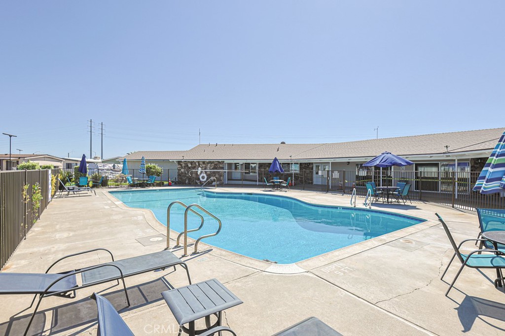 Community Pool - 15621 Beach 24, Westminster CA 92683 - photo 39