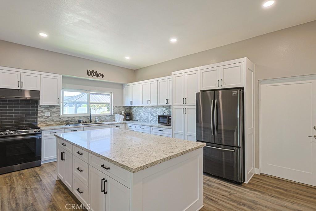 Club House Kitchen - 15621 Beach 24, Westminster CA 92683 - photo 45