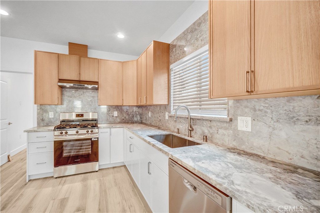 15889 King, Westminster CA 92683 - photo 1