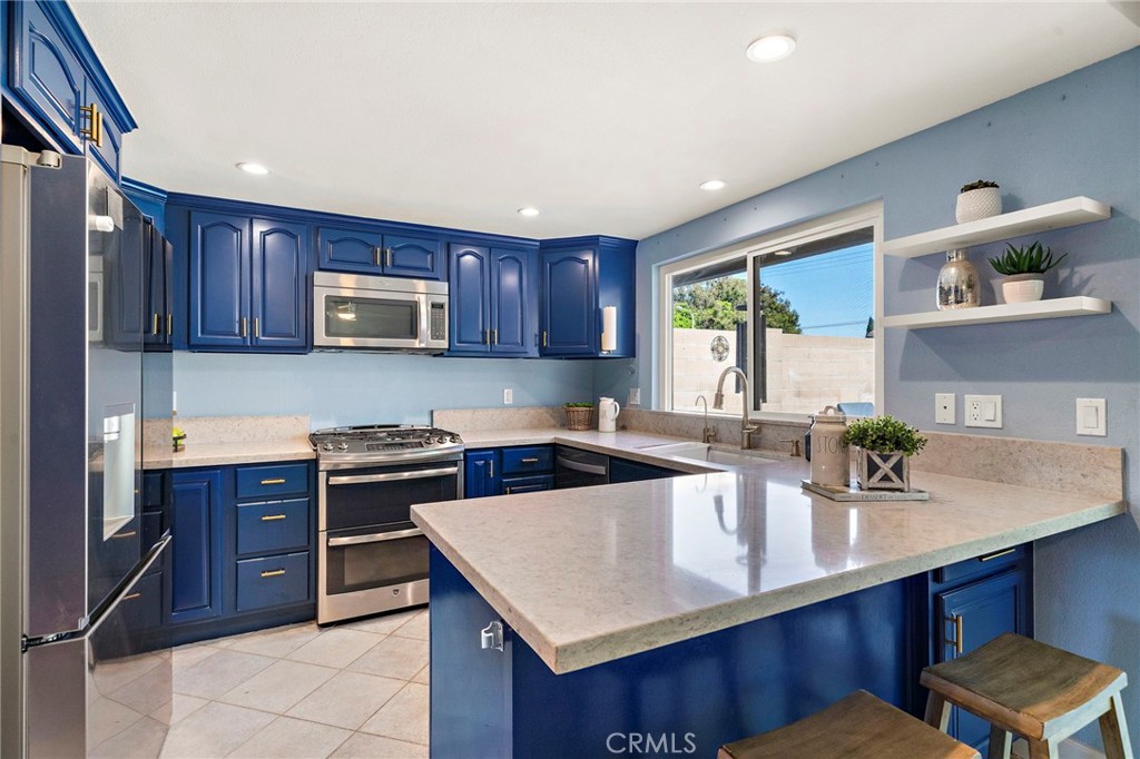 generous counter space - 16102 Nelson Street, Westminster CA 92683 - photo 11