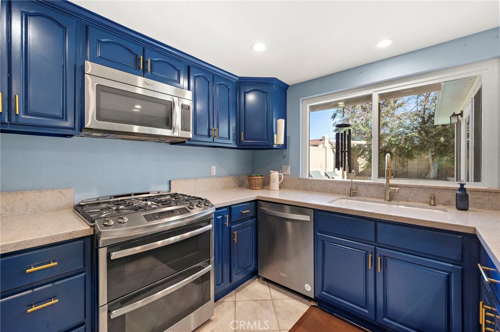 stainless steel appliances - 16102 Nelson Street, Westminster CA 92683 - photo 12