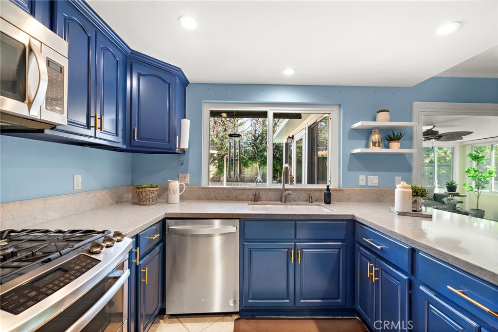 large window from the kitchen that looks out to the backyard - 16102 Nelson Street, Westminster CA 92683 - photo 13