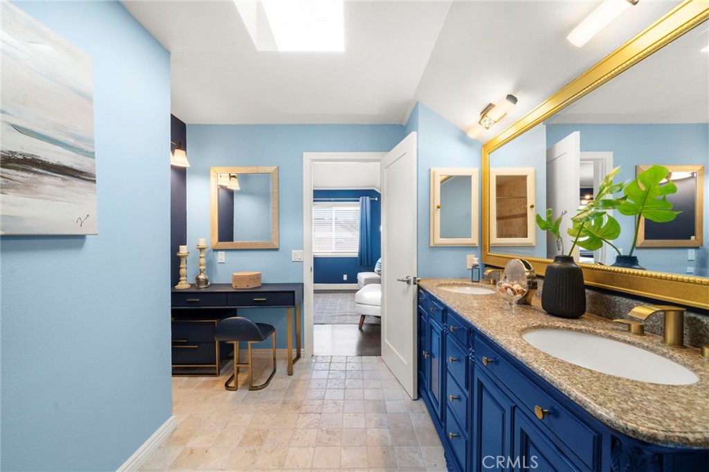 large ensuite bath with new fixtures - 16102 Nelson Street, Westminster CA 92683 - photo 35