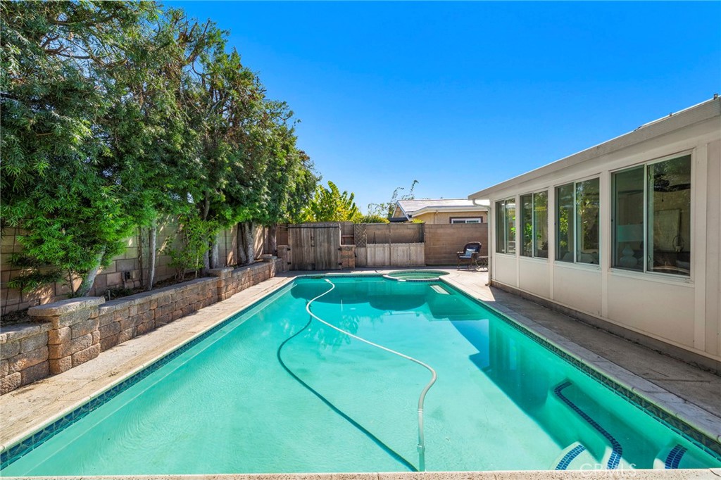 raised planters - 16102 Nelson Street, Westminster CA 92683 - photo 41