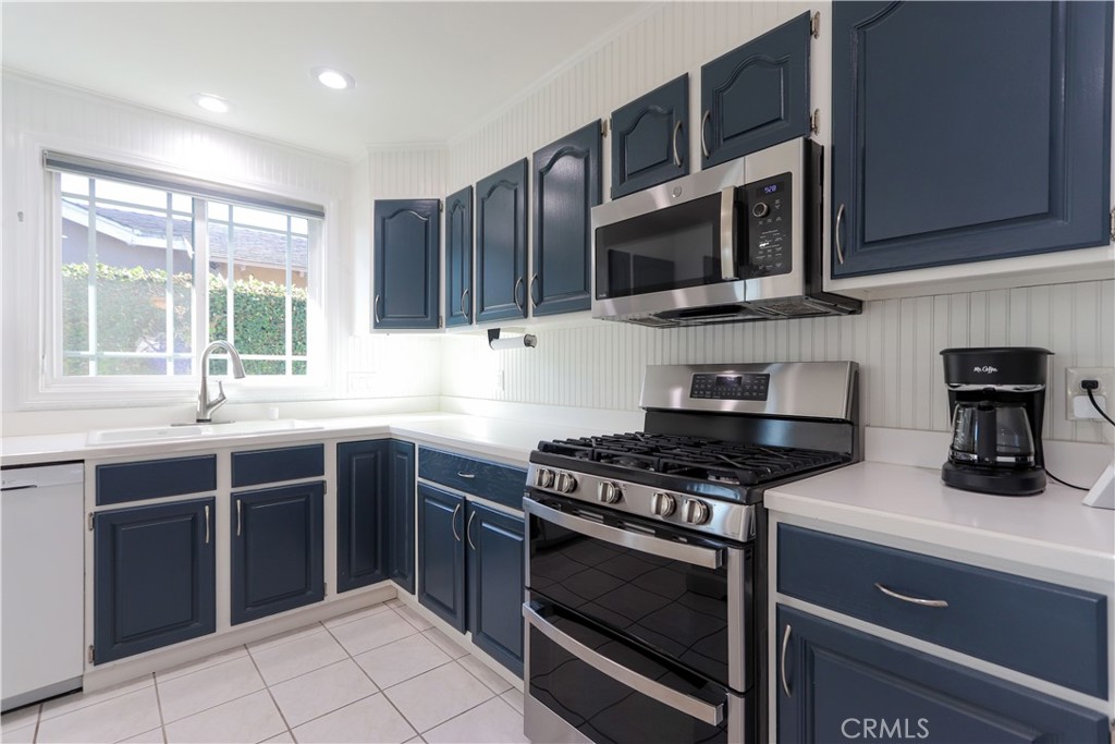 16430 Woodruff St, Westminster CA 92683 - photo 11