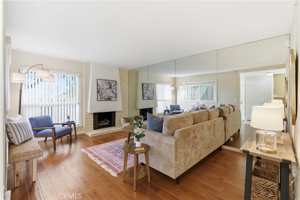 Living Room - 5021 Vauxhall Road, Westminster CA 92683 - photo 1