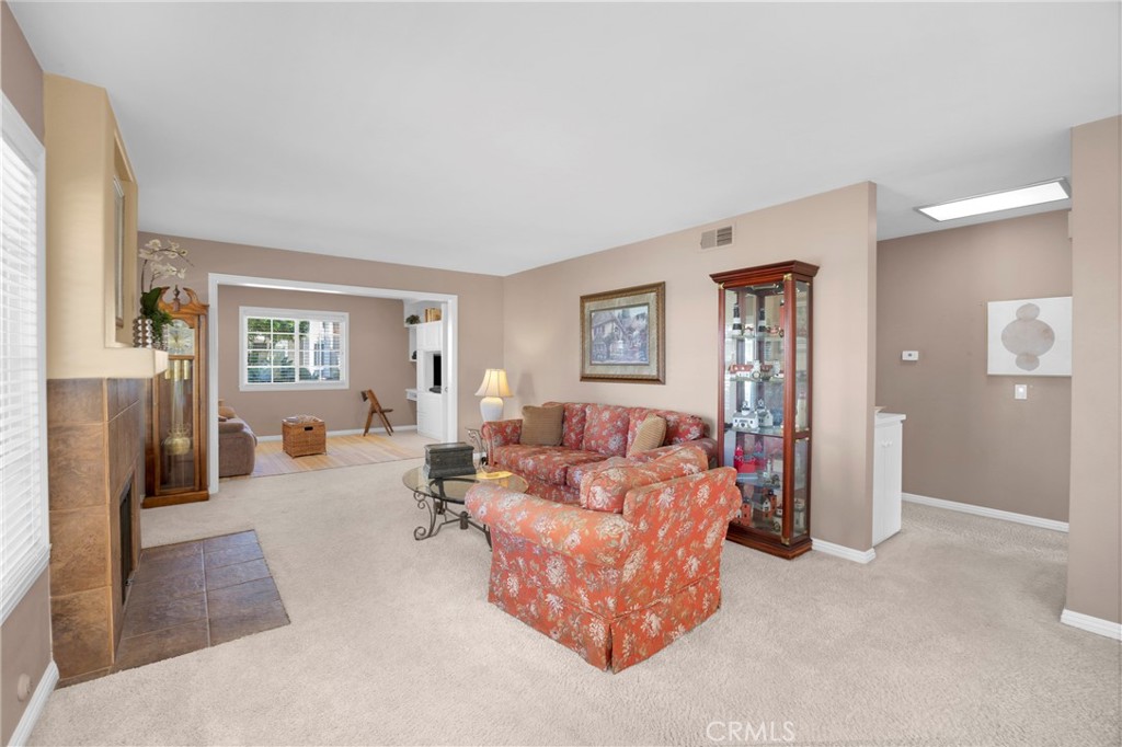 5071 Hampton Court, Westminster CA 92683 - photo 8
