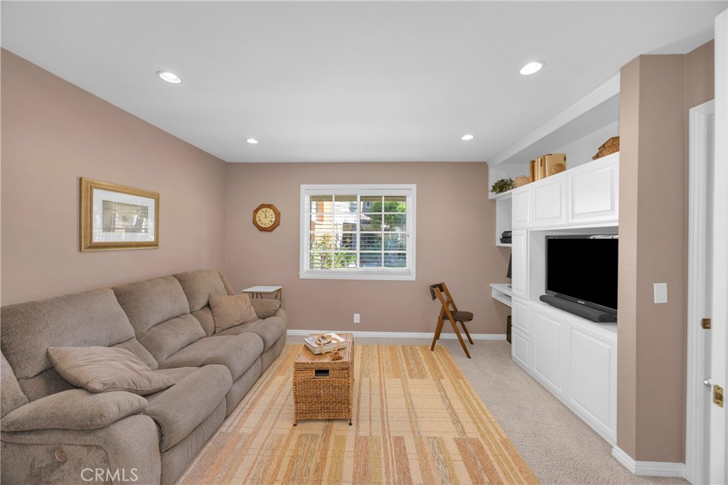 5071 Hampton Court, Westminster CA 92683 - photo 11