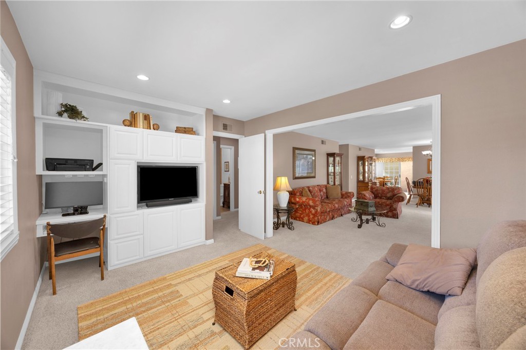 5071 Hampton Court, Westminster CA 92683 - photo 12
