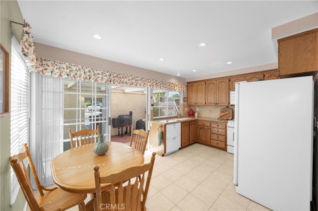 5071 Hampton Court, Westminster CA 92683 - photo 17