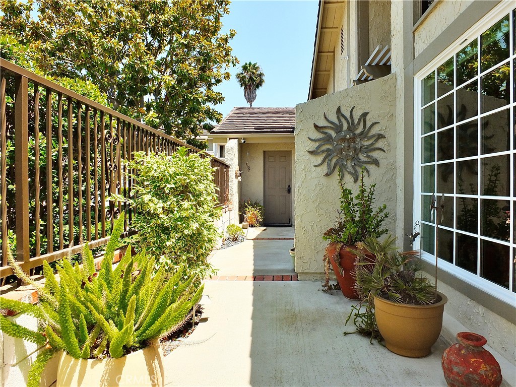 5102 Blackpool, Westminster CA 92683 - photo 2