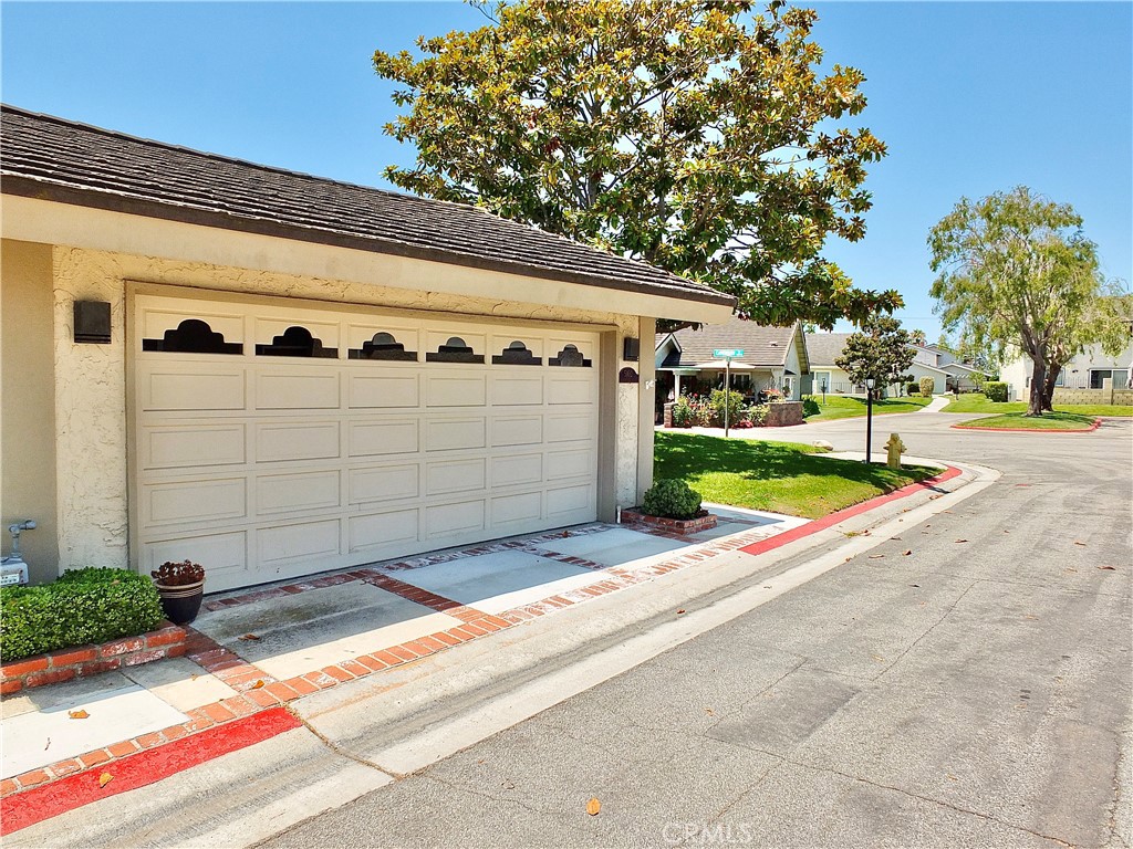 5102 Blackpool, Westminster CA 92683 - photo 14