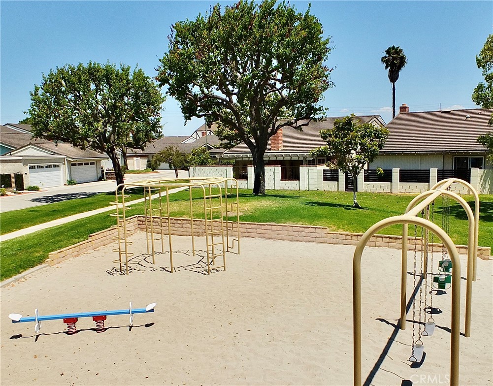 5102 Blackpool, Westminster CA 92683 - photo 16