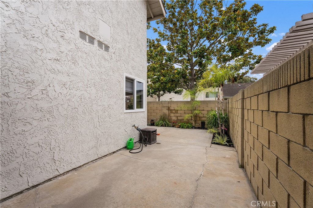 Side patio - 5112 Kingscross, Westminster CA 92683 - photo 33