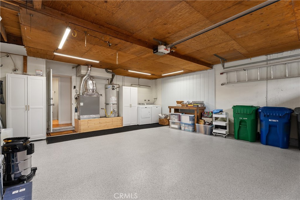 Epoxied large 2 car garage. - 5112 Kingscross, Westminster CA 92683 - photo 34