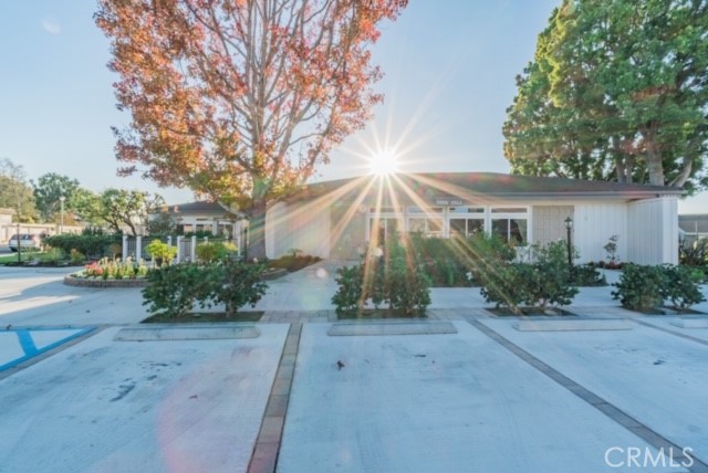 Main clubhouse and onsite management office - 5112 Kingscross, Westminster CA 92683 - photo 49
