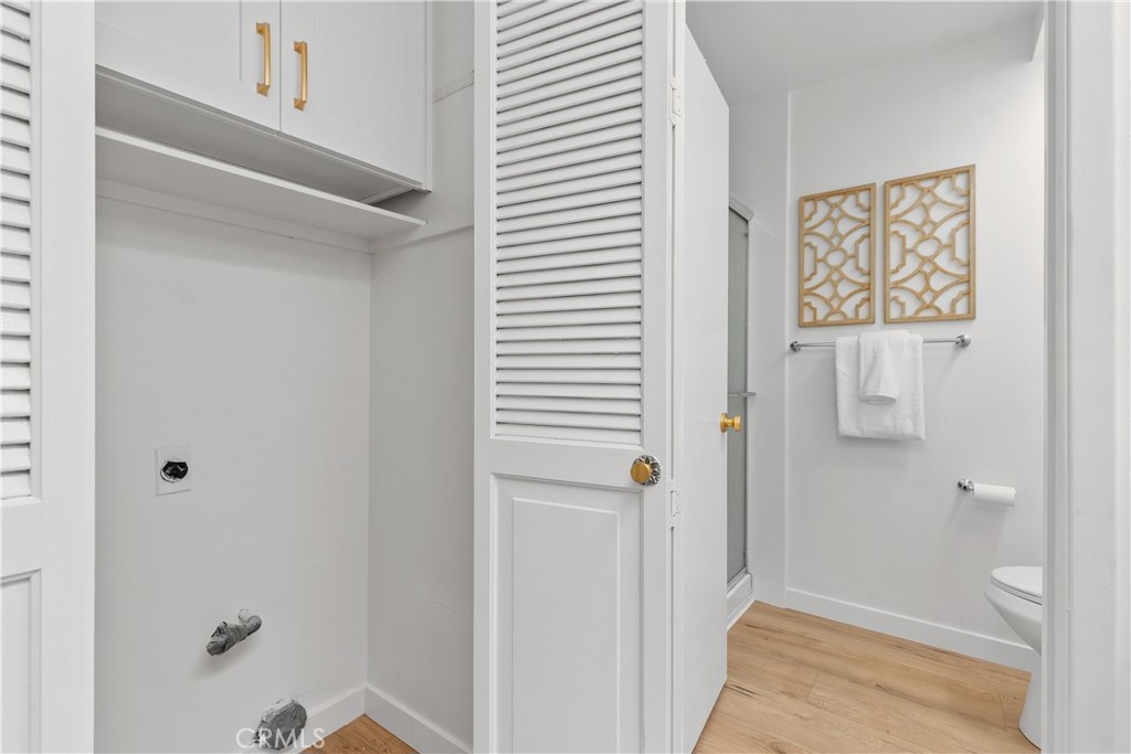 Side by side laundry inside - 5171 Blackpool Road, Westminster CA 92683 - photo 36
