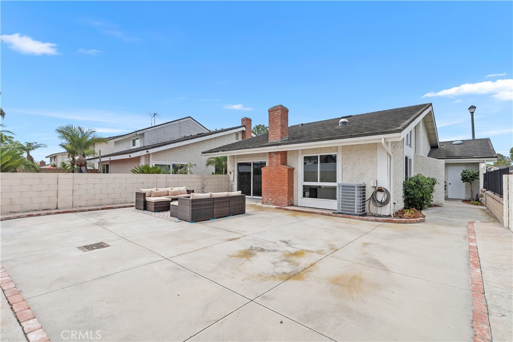 HUGE back yard. - 5171 Blackpool Road, Westminster CA 92683 - photo 41