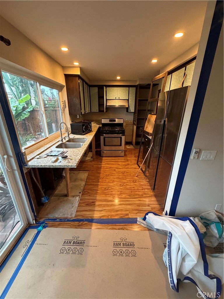 Kitchen - 5235 Saint George Rd, Westminster CA 92683 - photo 3