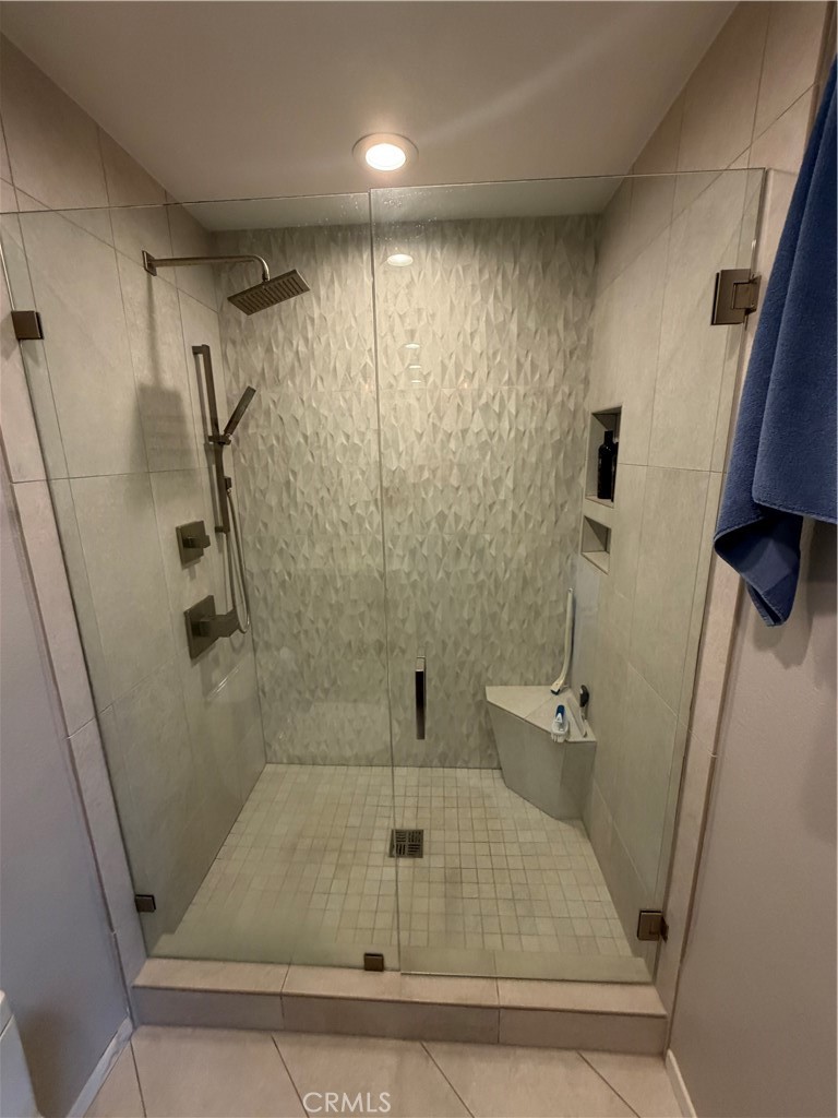 Primary Shower - 5235 Saint George Rd, Westminster CA 92683 - photo 6