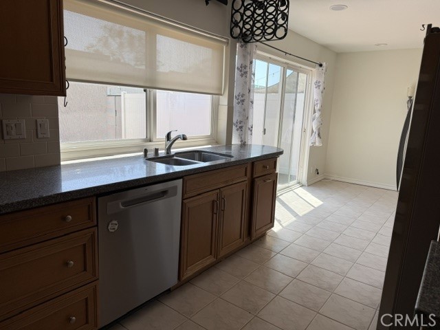 5281 Charing Cross Road, Westminster CA 92683 - photo 3