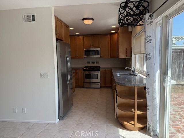5281 Charing Cross Road, Westminster CA 92683 - photo 4