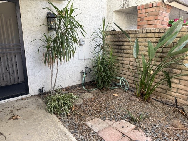 Front patio - 5281 Charing Cross Road, Westminster CA 92683 - photo 17