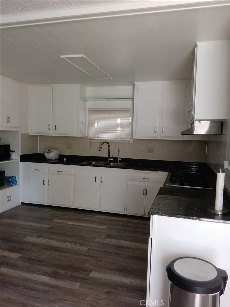 Kitchen - 5772 Garden Grove Boulevard 222, Westminster CA 92683 - photo 3