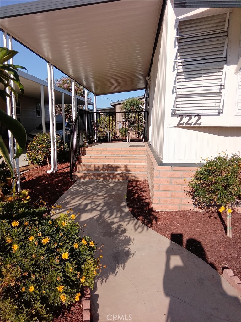 Yard - 5772 Garden Grove Boulevard 222, Westminster CA 92683 - photo 12