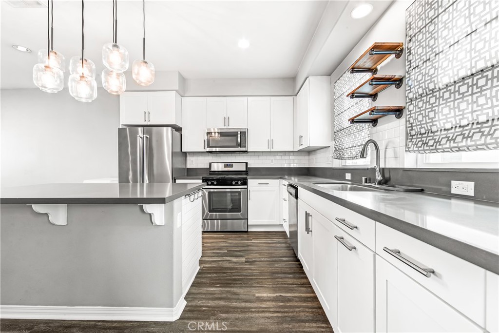 Kitchen - 6331 Pacific Way, Westminster CA 92683 - photo 1