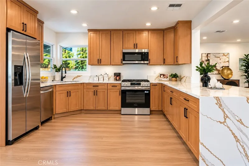 6692 Sutton, Westminster