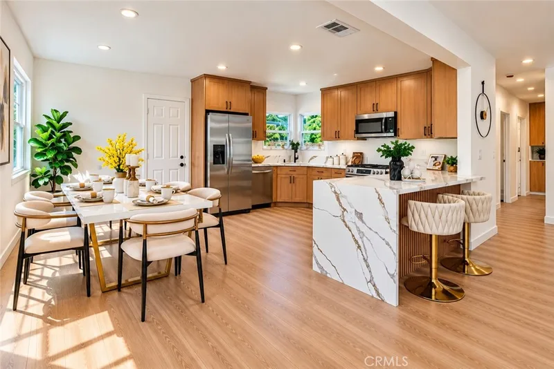 6692 Sutton, Westminster
