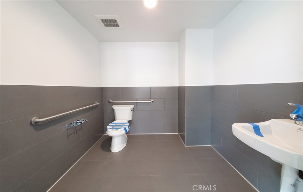 7744 Westminster, Westminster CA 92683 - photo 12