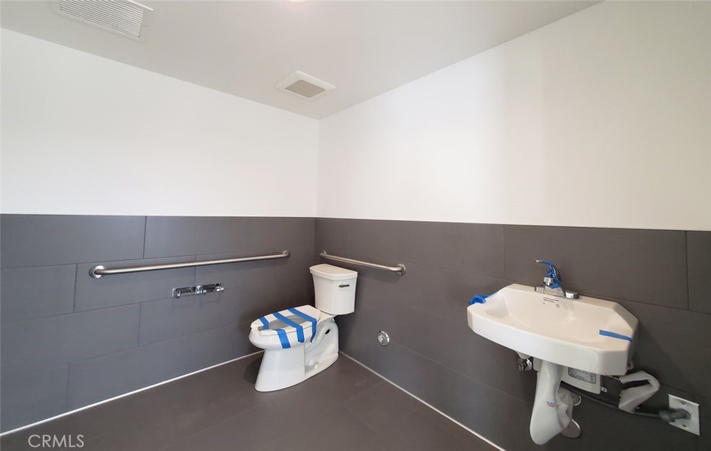 7744 Westminster, Westminster CA 92683 - photo 18